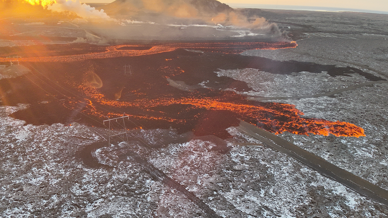 Eldgos er hafið í Sundhnúkagígaröðinni á Reykjanesi.